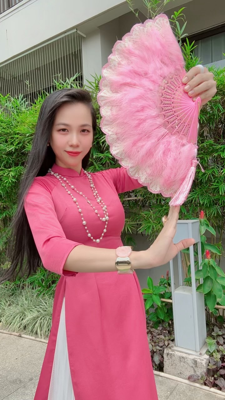 Quạt Gấp Lông Vũ Thanh Lịch 1 Chiếc Có Mặt Dây Chuyền Handmade Cho Gothic Ngọt Ngào Cổ Tích mê áo dài cổ trang chụp áo dài thanh lịch