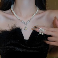 Bộ Dây Chuyền Bông Tai Ngọc Trai Giọt Nước Thanh Lịch | Trang Sức Mê Áo Dài