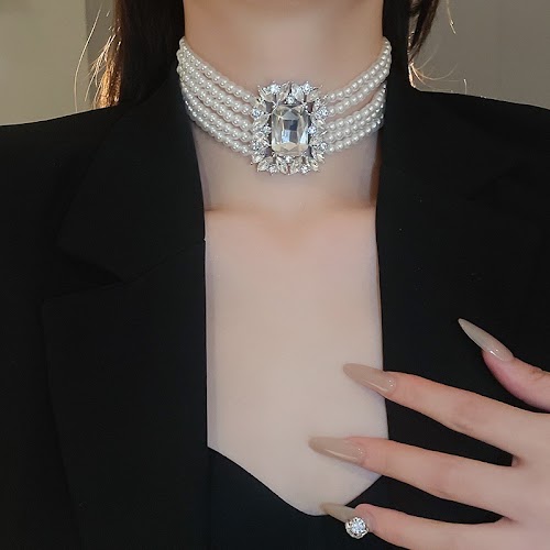 Mùa Vu Lan: Chọn Phụ Kiện Áo Dài Tặng Mẹ Đầy Ý Nghĩa