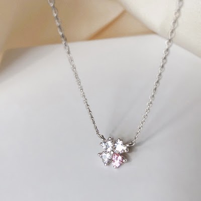 Dây Chuyền Cỏ Bốn Lá Zircon Thanh Lịch | Phụ Kiện Áo Dài Tinh Tế Mê Áo Dài