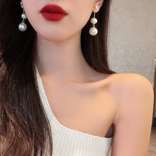 Xu Hướng Áo Dài Nửa Cuối Năm: Phụ Kiện Đang Hot