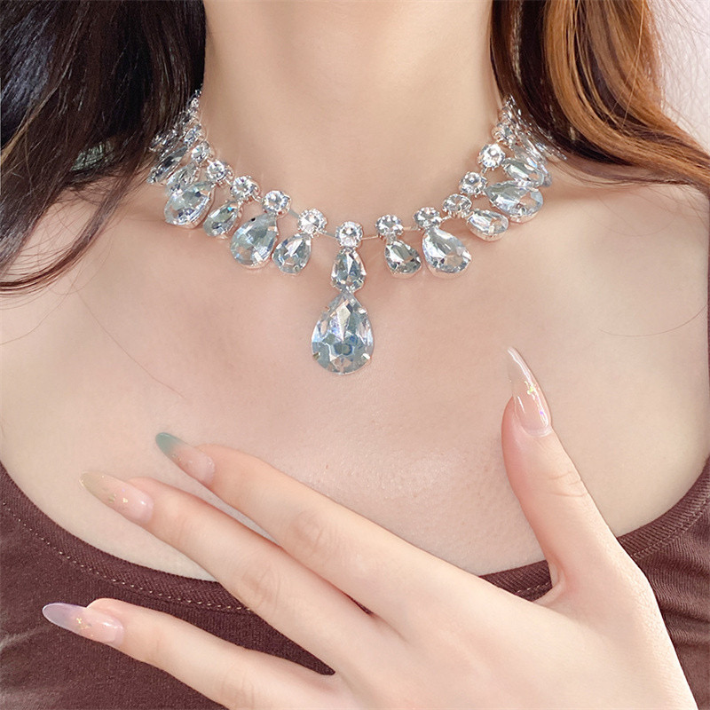 Bộ Vòng Cổ Bông Tai Giọt Nước Đính Đá | Trang Sức Mặc Áo Dài Sang Trọng - ảnh chi tiết 4