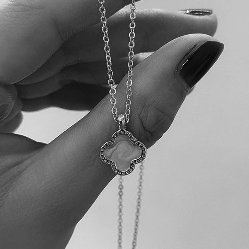 Dây Chuyền Cỏ Bốn Lá Zircon Thanh Lịch | Phụ Kiện Áo Dài Tinh Tế Mê Áo Dài - ảnh chi tiết 6