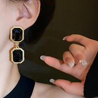 Vòng Cổ Pha Lê Hình Học Cổ Điển | Trang Sức Mặc Áo Dài Sang Trọng - Mê Áo Dài - thumbnail 15