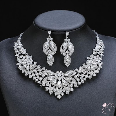 Bông tai vòng cổ cổ cổ điển châu Âu Phù hợp với vật liệu không mùi và không độc hại