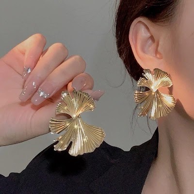 Bông Tai Hình Chiếc Lá Phong Cách Retro | Phụ Kiện Mặc Áo Dài Sang Trọng