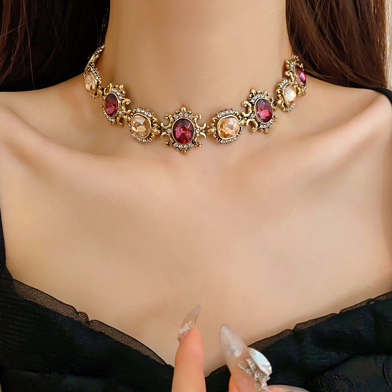 Bộ Vòng Cổ Kim Cương Vuông Cổ Điển | Phụ Kiện Áo Dài Phong Cách Cung Đình - ảnh chi tiết 8