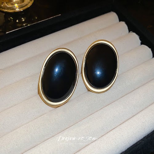 Áo Dài Đi Lễ Đức Mẹ Lên Trời: Trang Nghiêm và Đẹp Đẽ