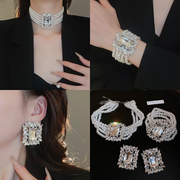 Mùa Tựu Trường: Chọn Áo Dài & Phụ Kiện Cho Nữ Sinh